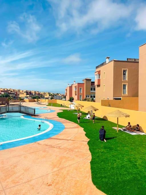 Casa Bamboo Corralejo apartamento luminoso y espacioso, piscina Exterior foto